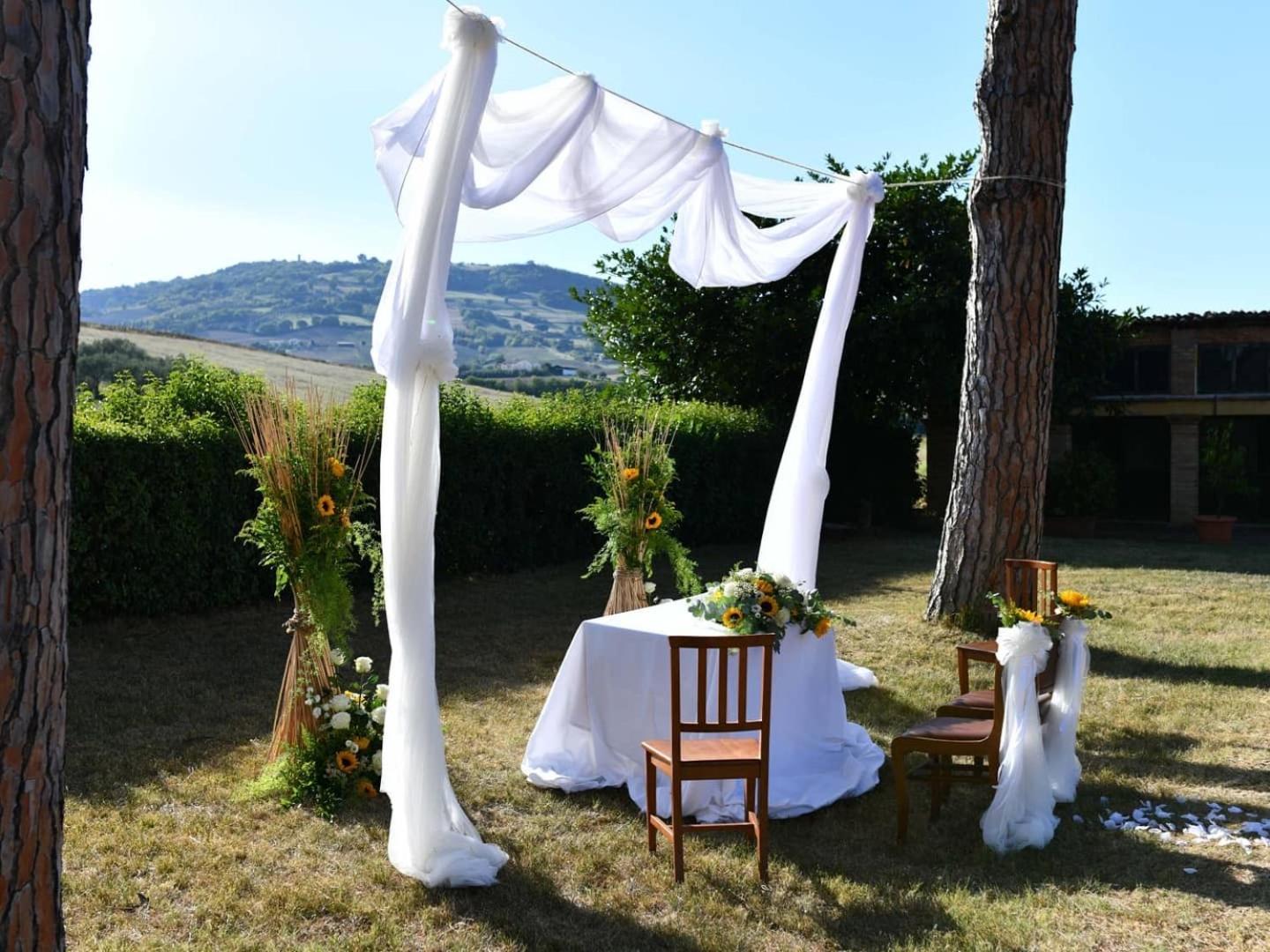 Resort Restaurant Villa Berta San Severino Marche Bagian luar foto